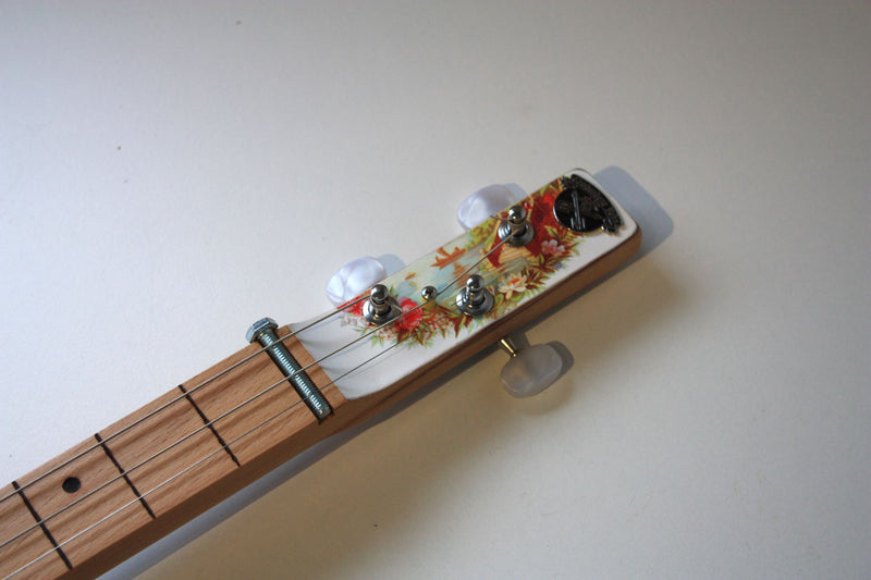 Romeo & Julieta Fretless - Compact - 3 String Cigar Box Guitar