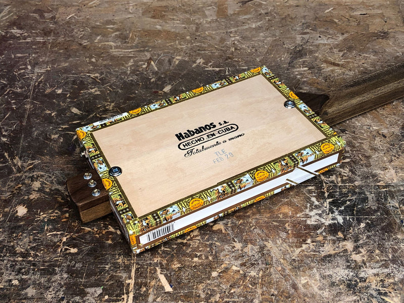 Romeo & Julieta fretless & Mini AMP - 3 string cigar box guitar bundle