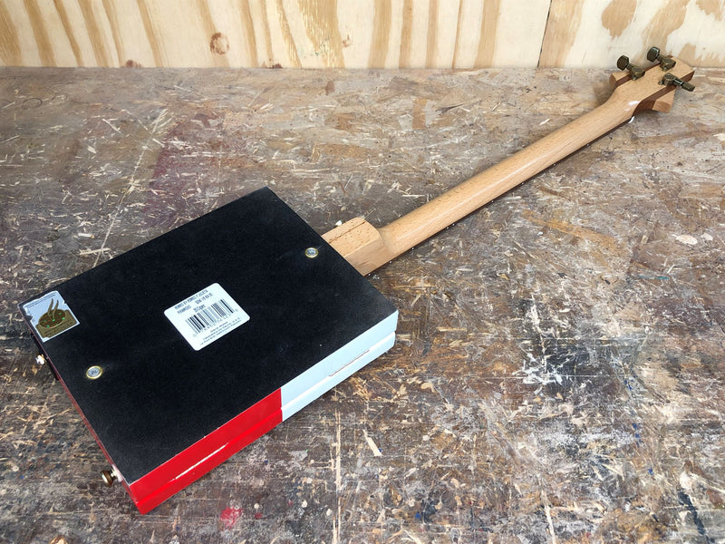 Romeo & Julieta - Humbucker - 3 String Cigar Box Guitar