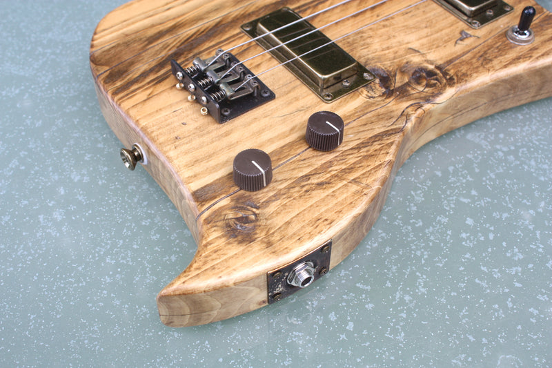 The Scaffold Board - 3 String Guitar