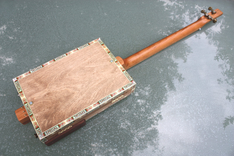 "Special" - bronze humbucker - 3 string cigar box guitar