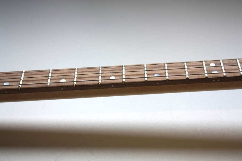 Undercrown Railhumbucker - 3 String Cigar Box Guitar