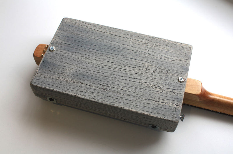 Workshop Series - Light Grey crackle 'Blues Trash' - Fretless - 3 String Cigar Box Guitar