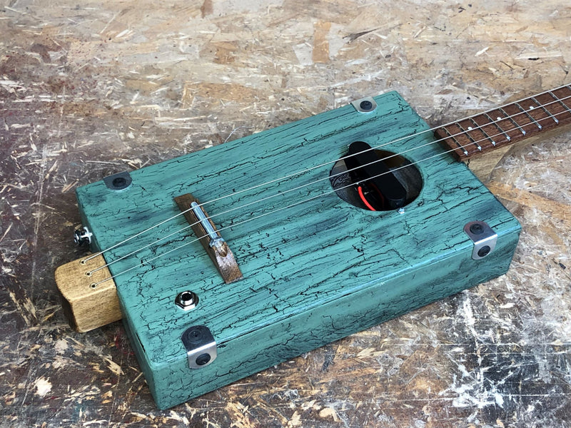 Workshop Series, Sage crackle (EBE) - 3 String Cigar Box Guitar