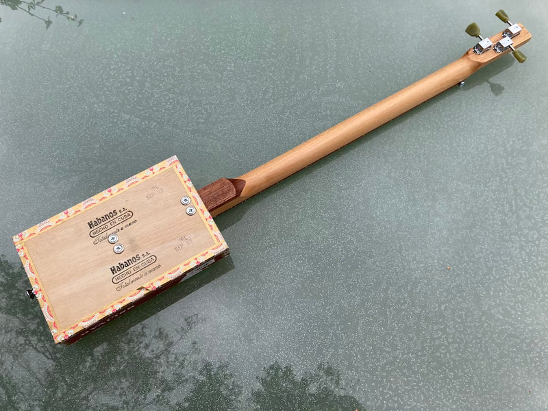 Bolivar fretless 3 String Cigar Box Guitar,  compact pickup, short scale