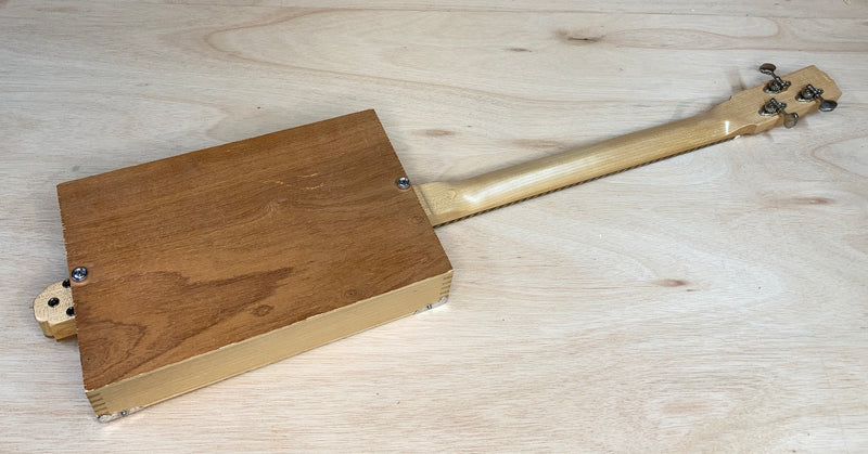 PRE-OWNED Drummond & Hammett 3 string Humbucker cigar box gutar