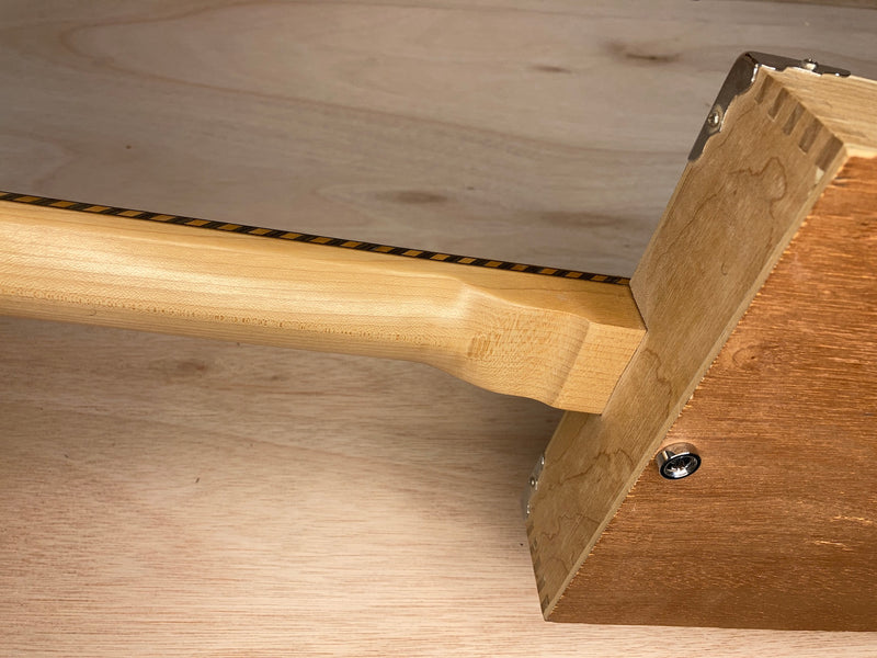 PRE-OWNED Drummond & Hammett 3 string Humbucker cigar box gutar