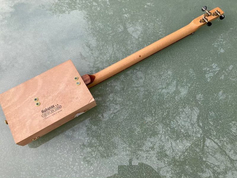 Davidoff,  under-saddle piezo pickup, short scale - 3 String Cigar Box Guitar