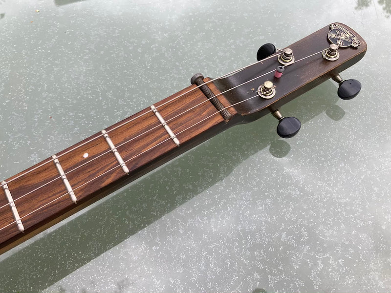 Workshop Series - "Hoodoo Spirit" sage green - 3 string cigar box guitar