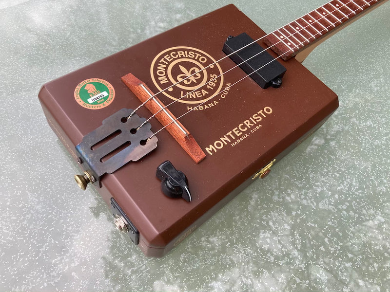 Montecristo Linea,  compact pickup, short scale - 3 String Cigar Box Guitar