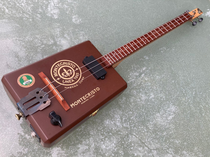 Montecristo Linea,  compact pickup, short scale - 3 String Cigar Box Guitar