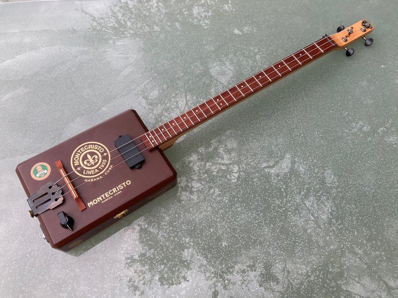Montecristo Linea,  compact pickup, short scale - 3 String Cigar Box Guitar