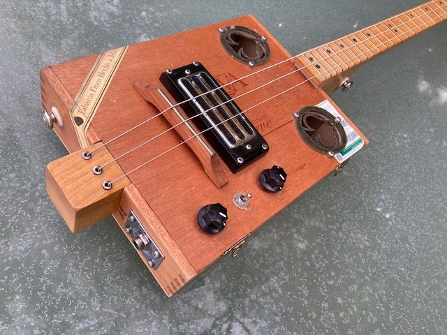 PRE-OWNED Oliva 3 String Cigar Box Guitar, Artec minihumbucker