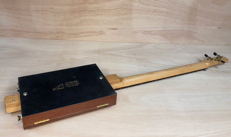 Oliva rail humbucker 3 string cigar box guitar