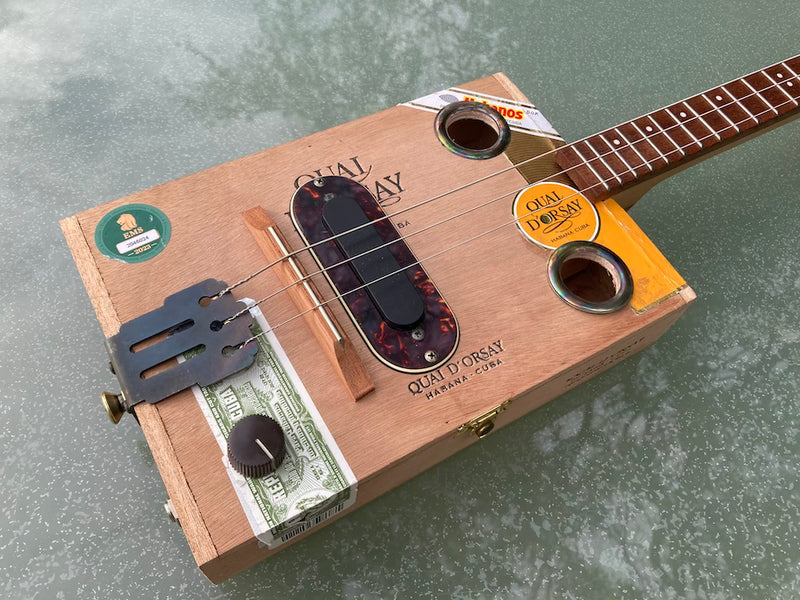 Quai d'Orsay,  compact pickup, short scale - 3 String Cigar Box Guitar