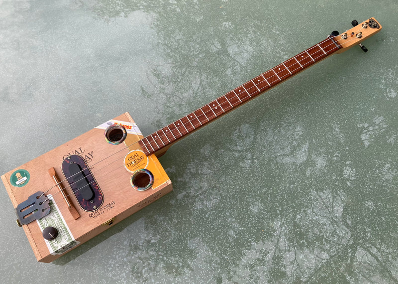 Quai d'Orsay,  compact pickup, short scale - 3 String Cigar Box Guitar