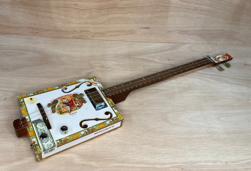 Romeo & Julieta 3 string humbucker cigar box guitar