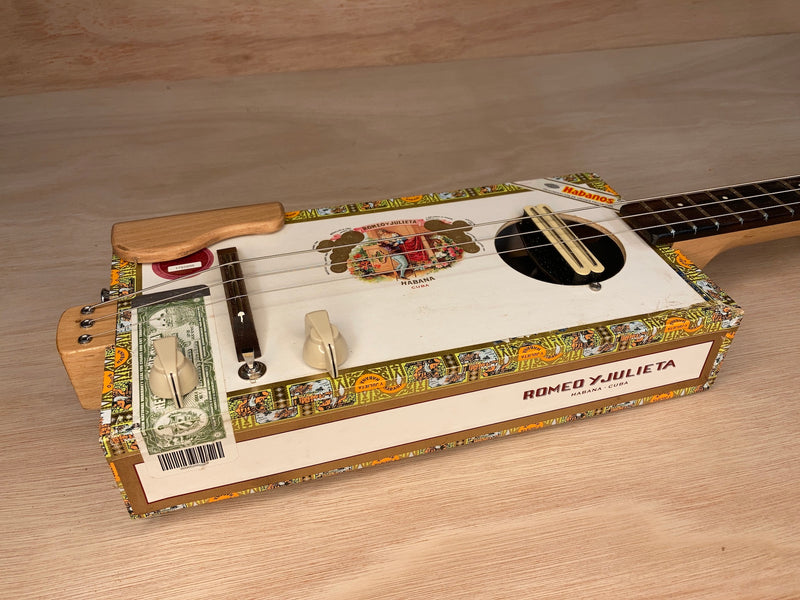 Romeo & Julieta rail humbucker cigar box guitar