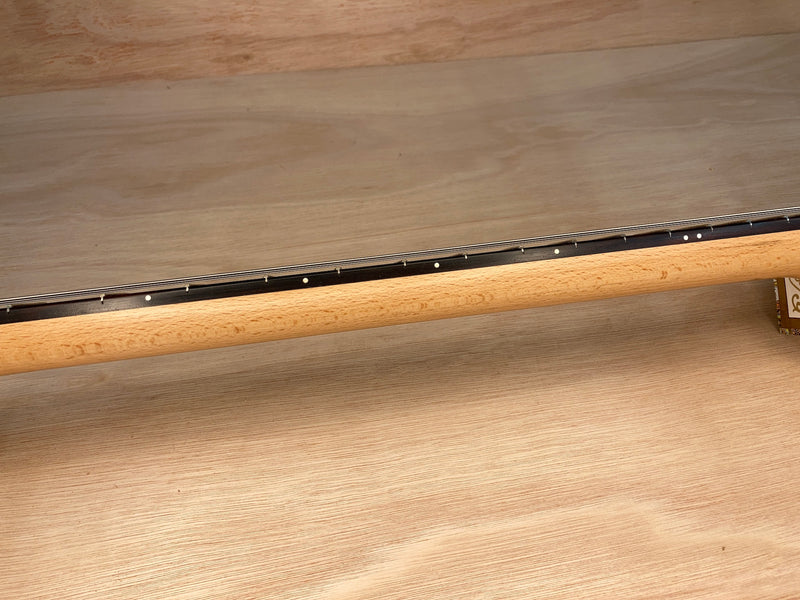 Romeo & Julieta rail humbucker cigar box guitar