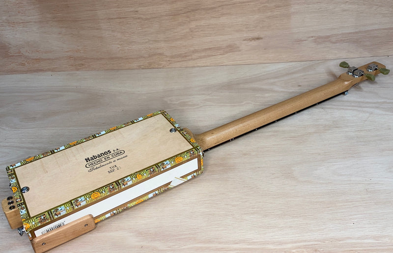Romeo & Julieta rail humbucker cigar box guitar