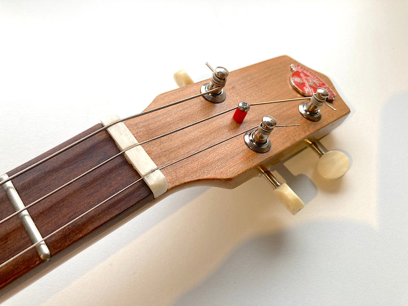 ChickenboneJohn Signature - Handwound pickup- 3 String Cigar Box Guitar