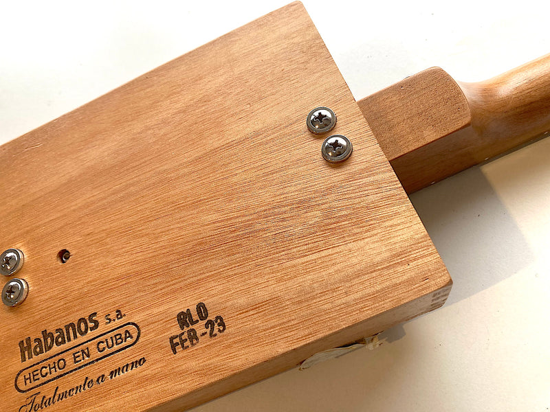 ChickenboneJohn Signature - Handwound pickup- 3 String Cigar Box Guitar