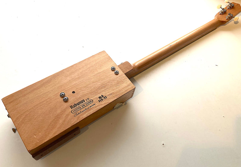 ChickenboneJohn Signature - Handwound pickup- 3 String Cigar Box Guitar