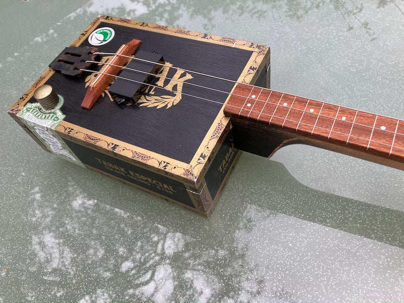 Tabak fretless 3 String Cigar Box Guitar,  compact pickup, short scale
