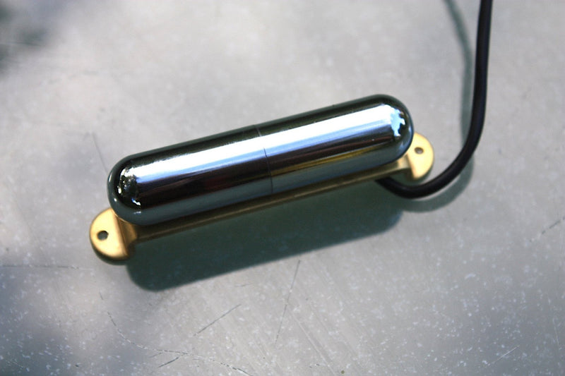 Artec "lipstick' single coil pickup.