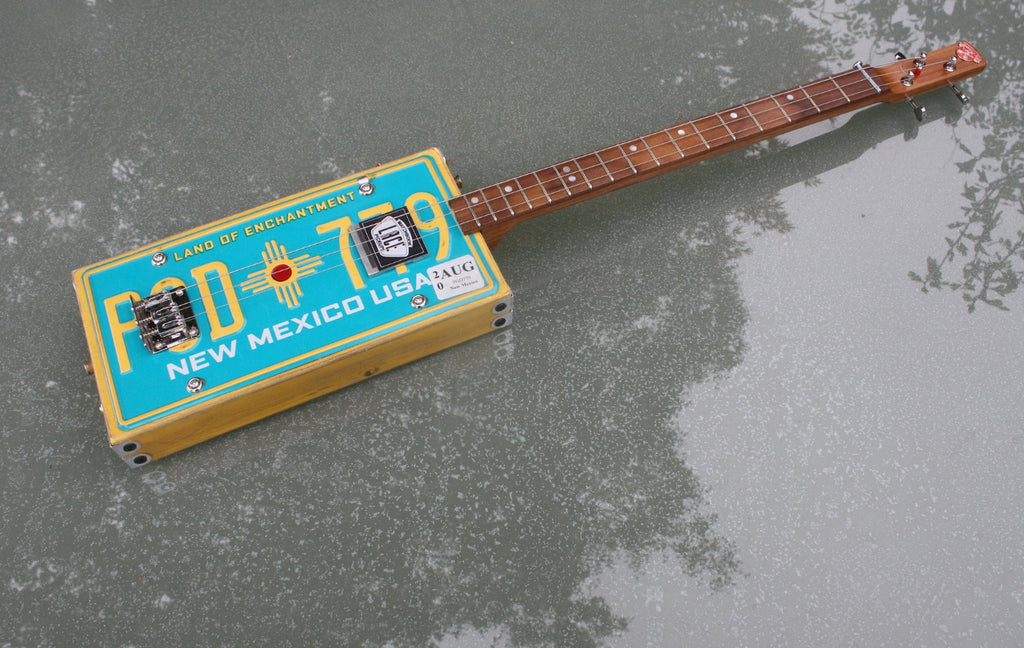 New Mexico, licence plate Lace Alumitone, Micro-angle adjustable neck - 3 String Cigar Box Guitar