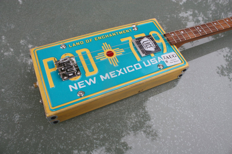 New Mexico, licence plate Lace Alumitone, Micro-angle adjustable neck - 3 String Cigar Box Guitar