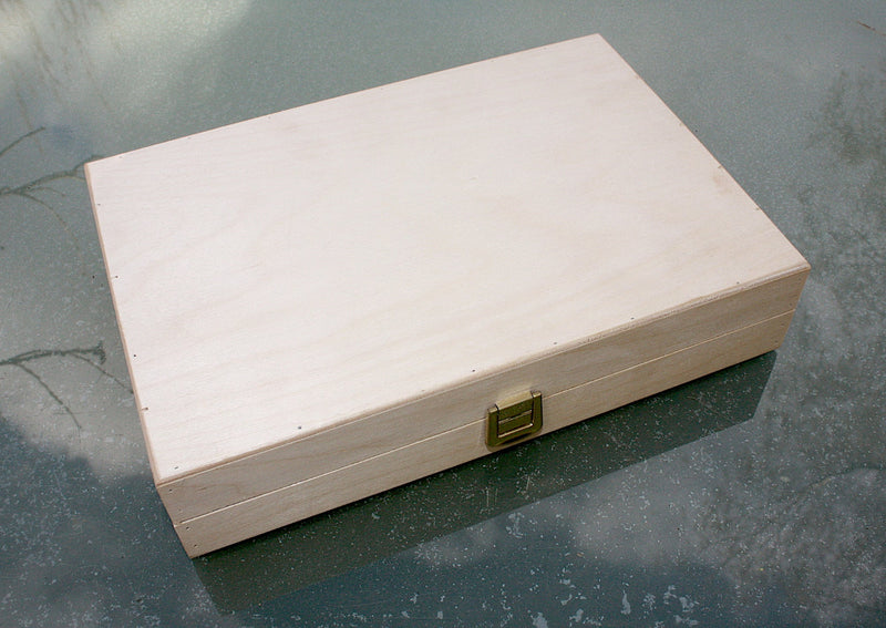 Plain plywood box for making your cigar box guitar